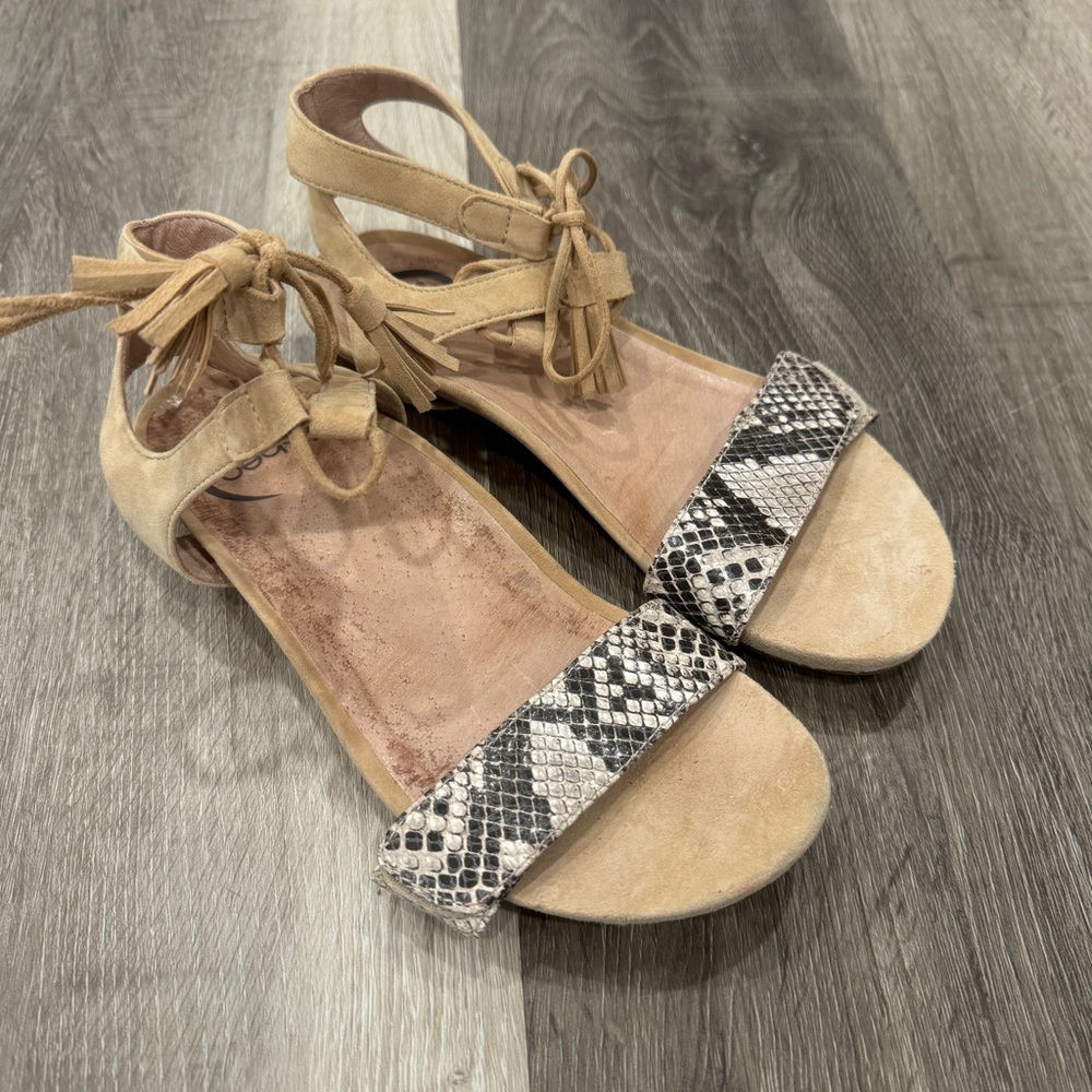 Abeo Sandals Strappy Gladiator Womens 6N Snakeskin Print B.I.O. System